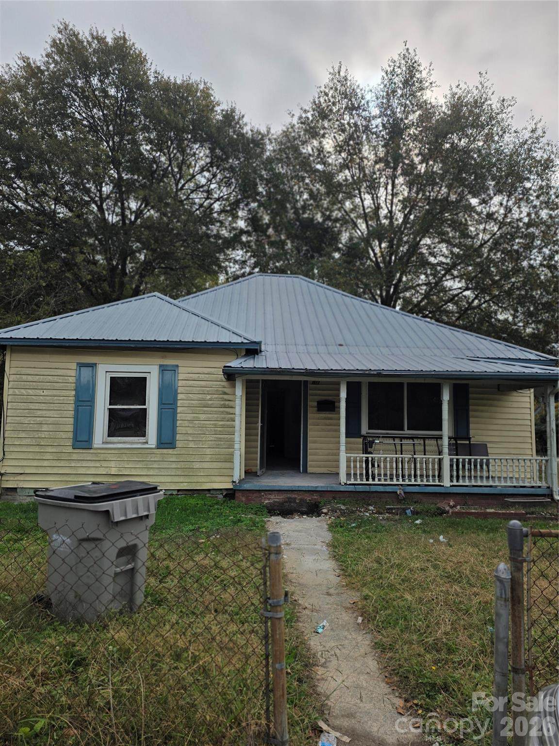 1517 Walnut Avenue - Photo 1