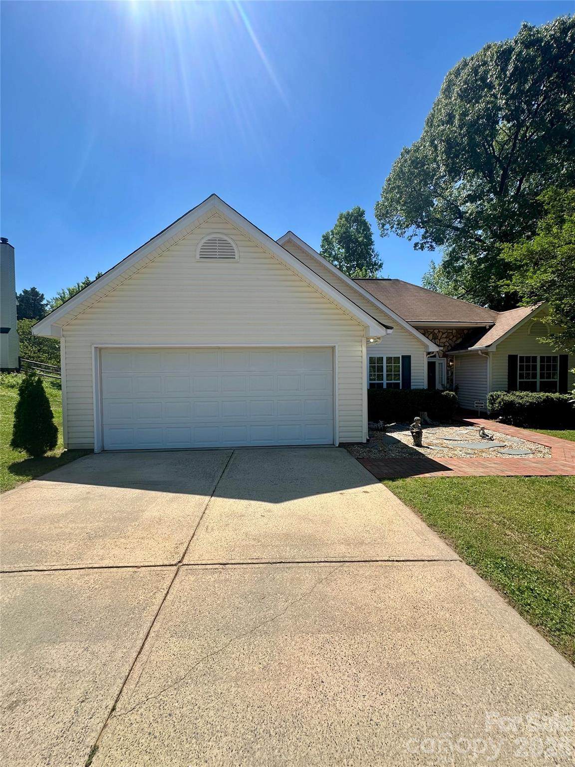 106 Old Willow Road - Photo 1