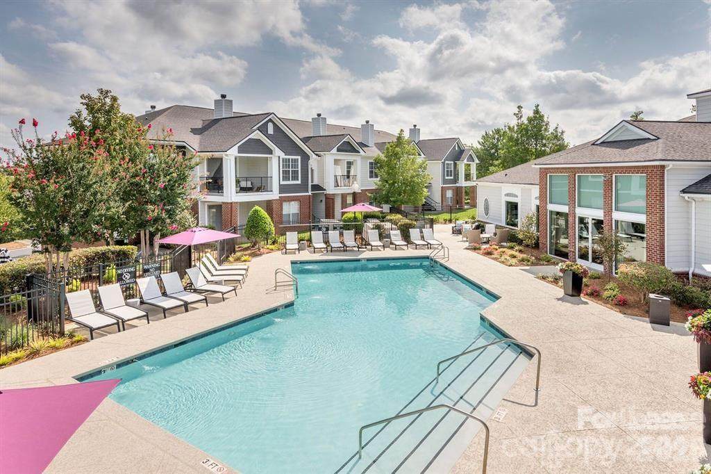 14325 Plantation Park Boulevard - Photo 1