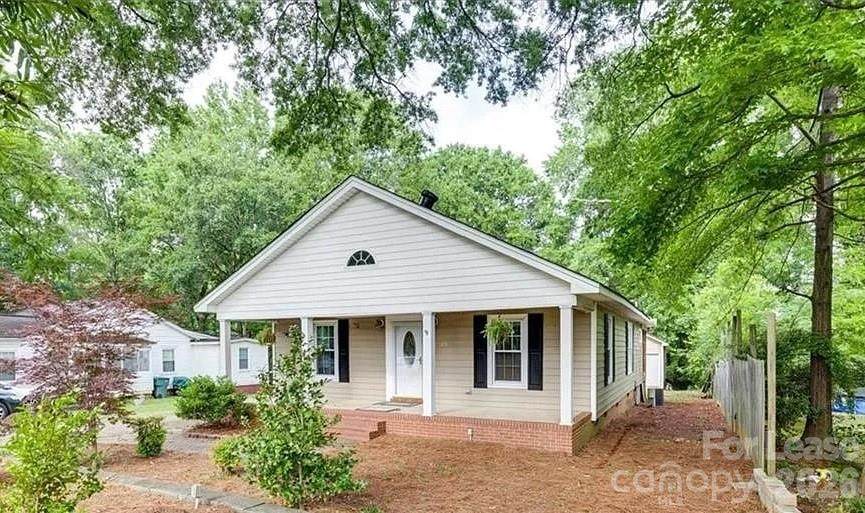 819 South Street - Photo 1