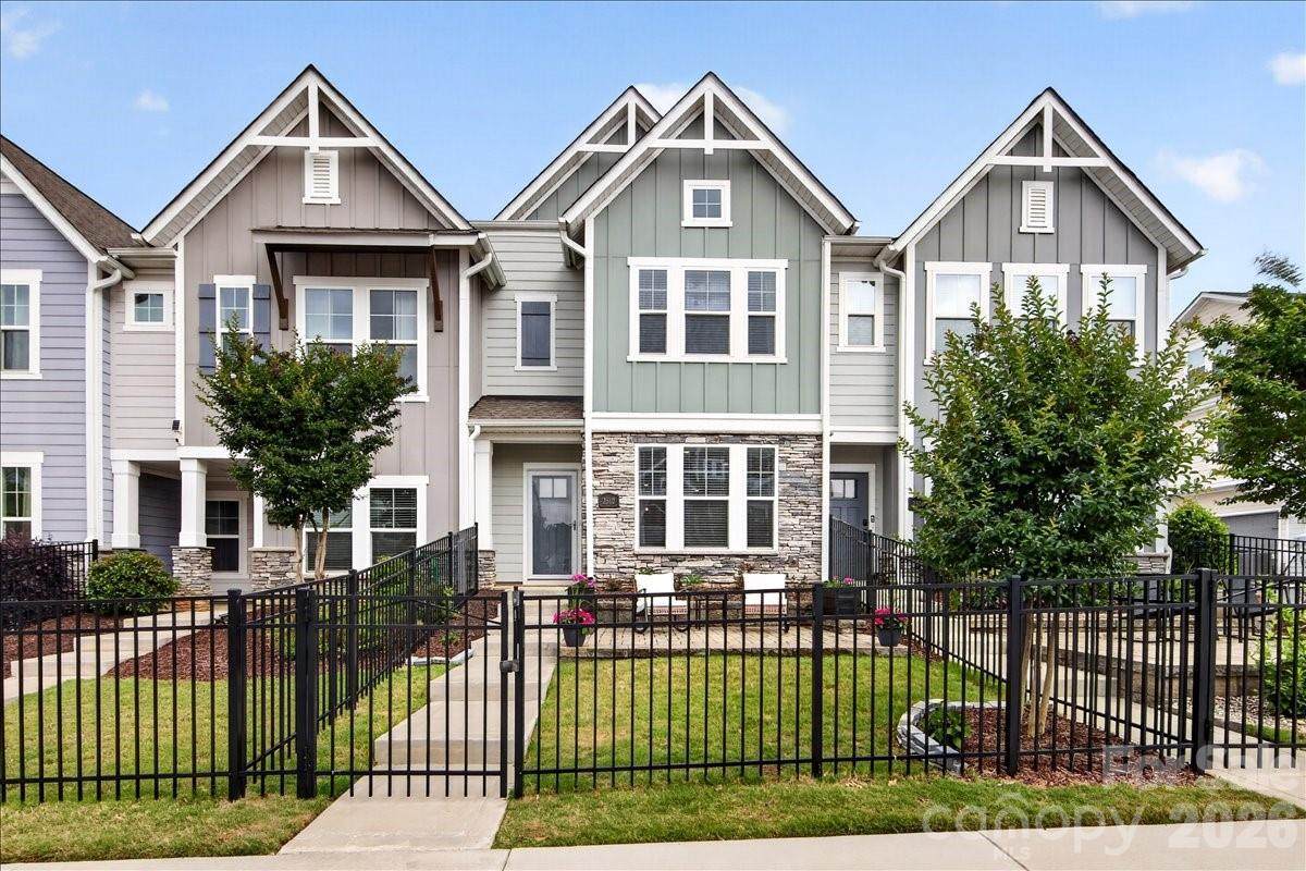 2510 Lydia Avenue - Photo 1