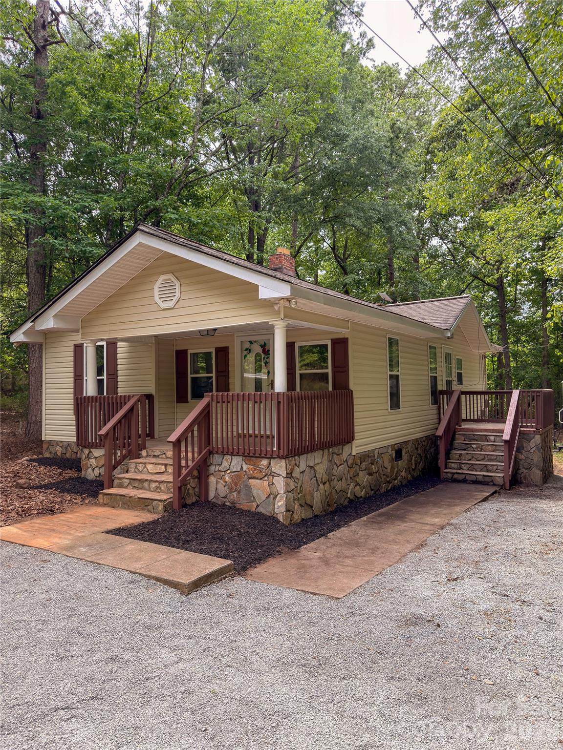 3910 Oakwood Circle - Photo 1