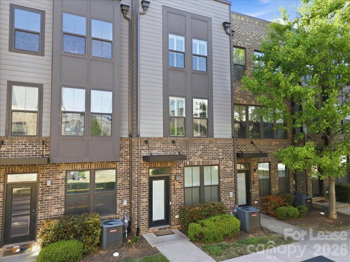 522 Music Hall Way - Photo 1