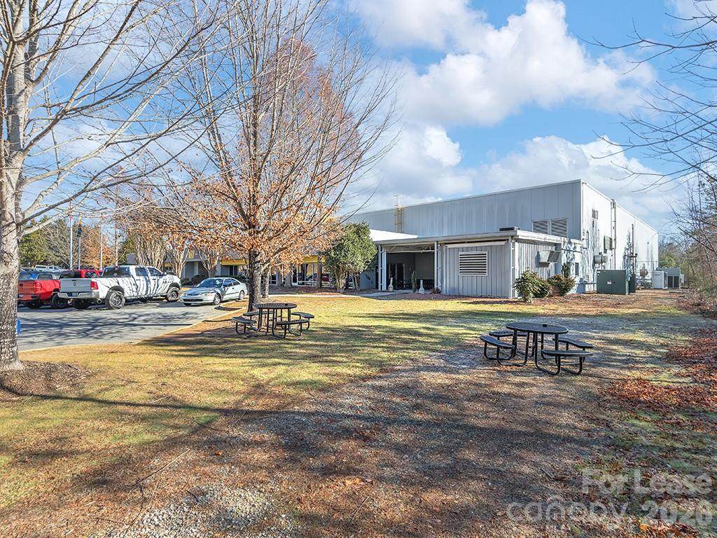 140 Vista Boulevard - Photo 1