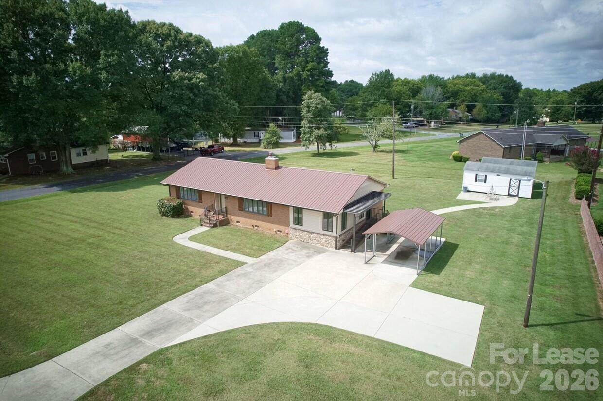 128 Killian Farm Road - Photo 1