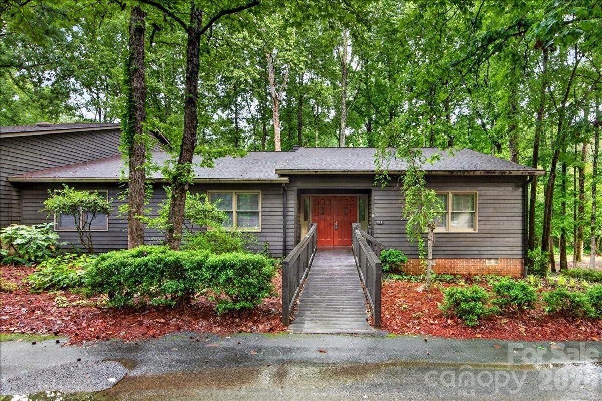 782 Bridgewood Drive - Photo 1