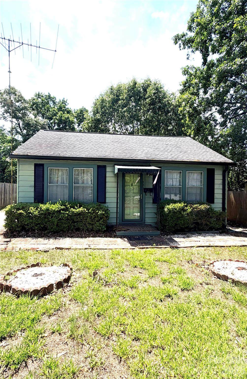 731 10th Street Boulevard - Photo 1