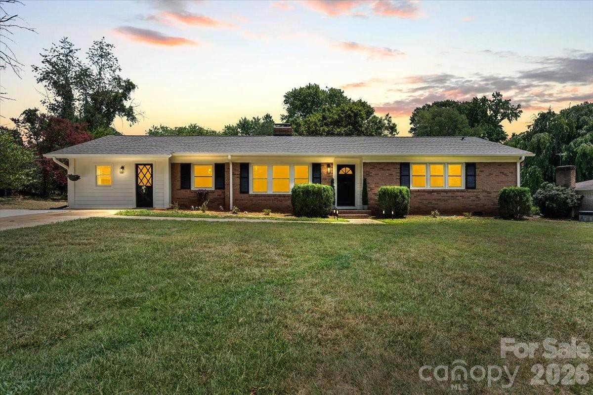 1614 Kenmore Drive - Photo 1