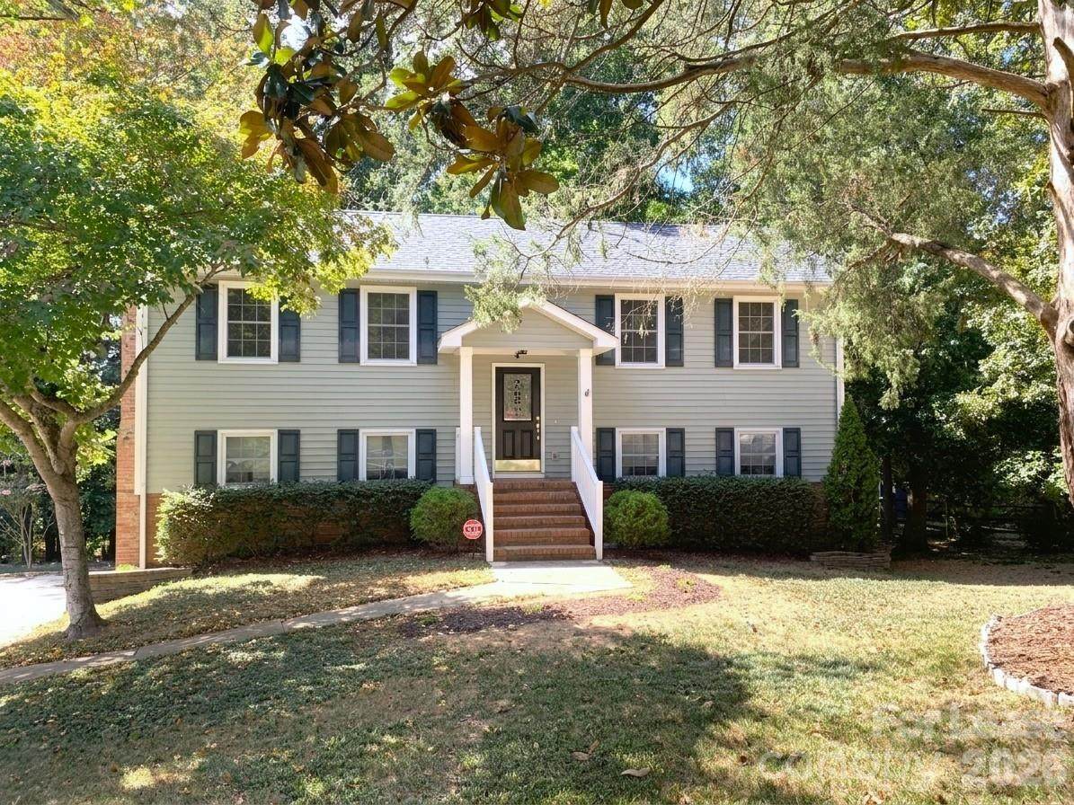 1114 Glenshannon Road - Photo 1