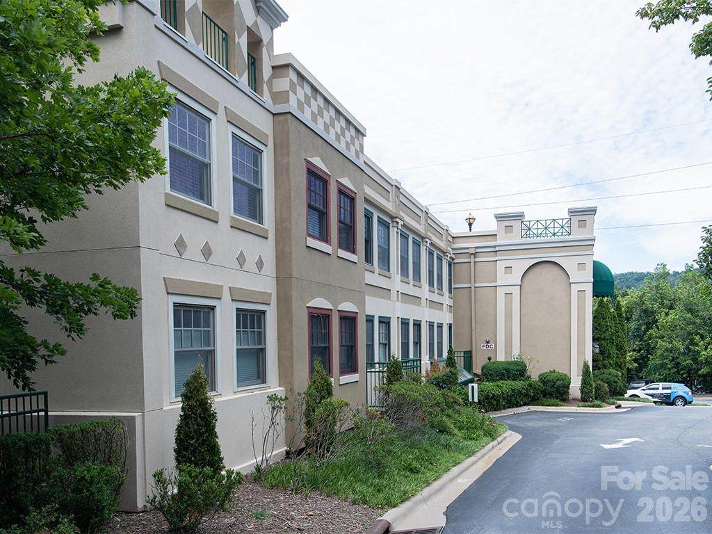37 Hiawassee Street - Photo 1