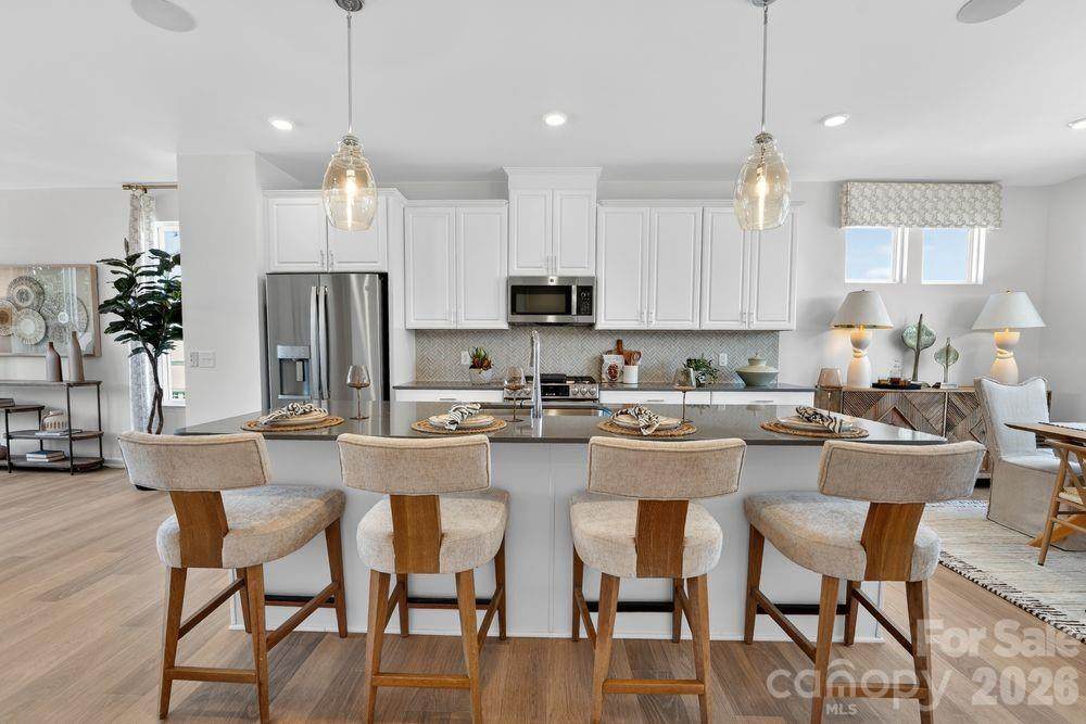564 Silver Star Boulevard - Photo 1