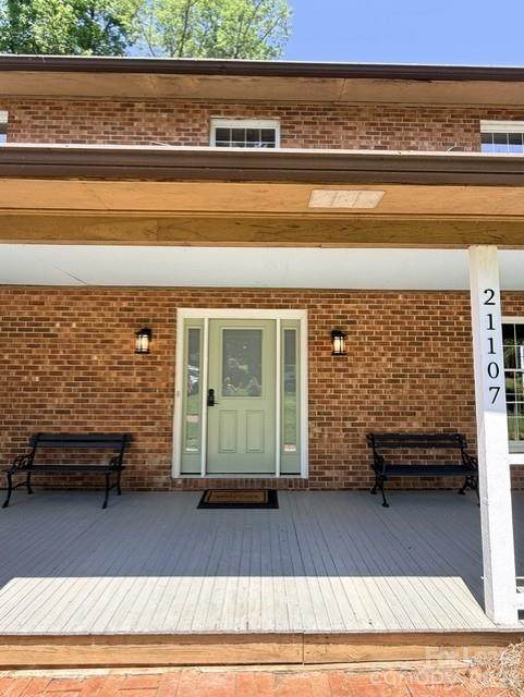21107 Island Forest Drive - Photo 1