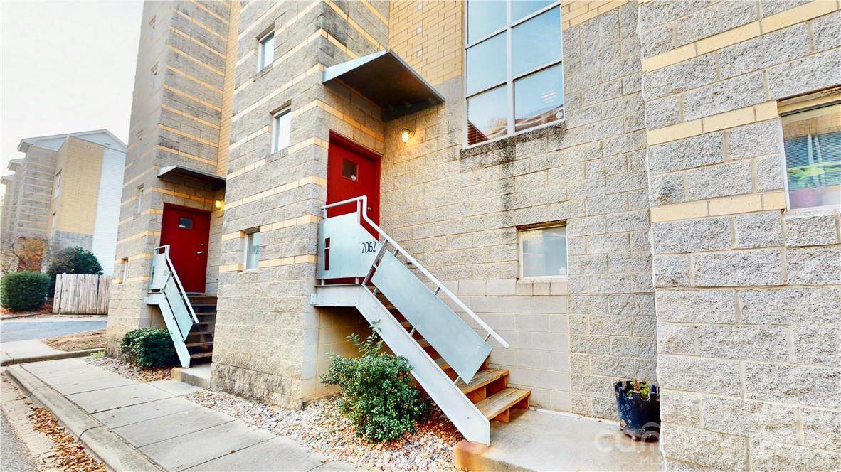 2062 Atherton Heights Lane - Photo 1