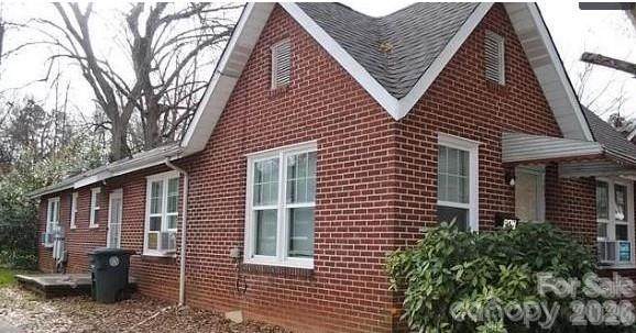 915 Jackson Street - Photo 1