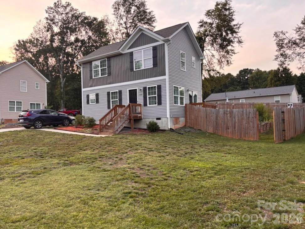 606 Carpenter Street - Photo 1