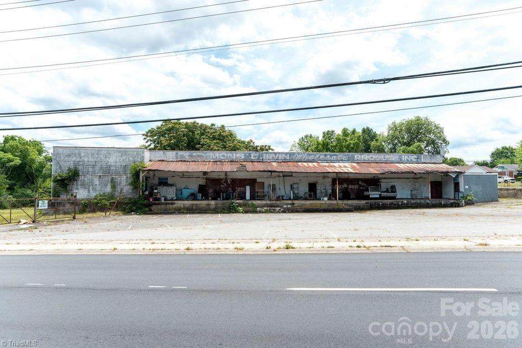 400 27th Street - Photo 1