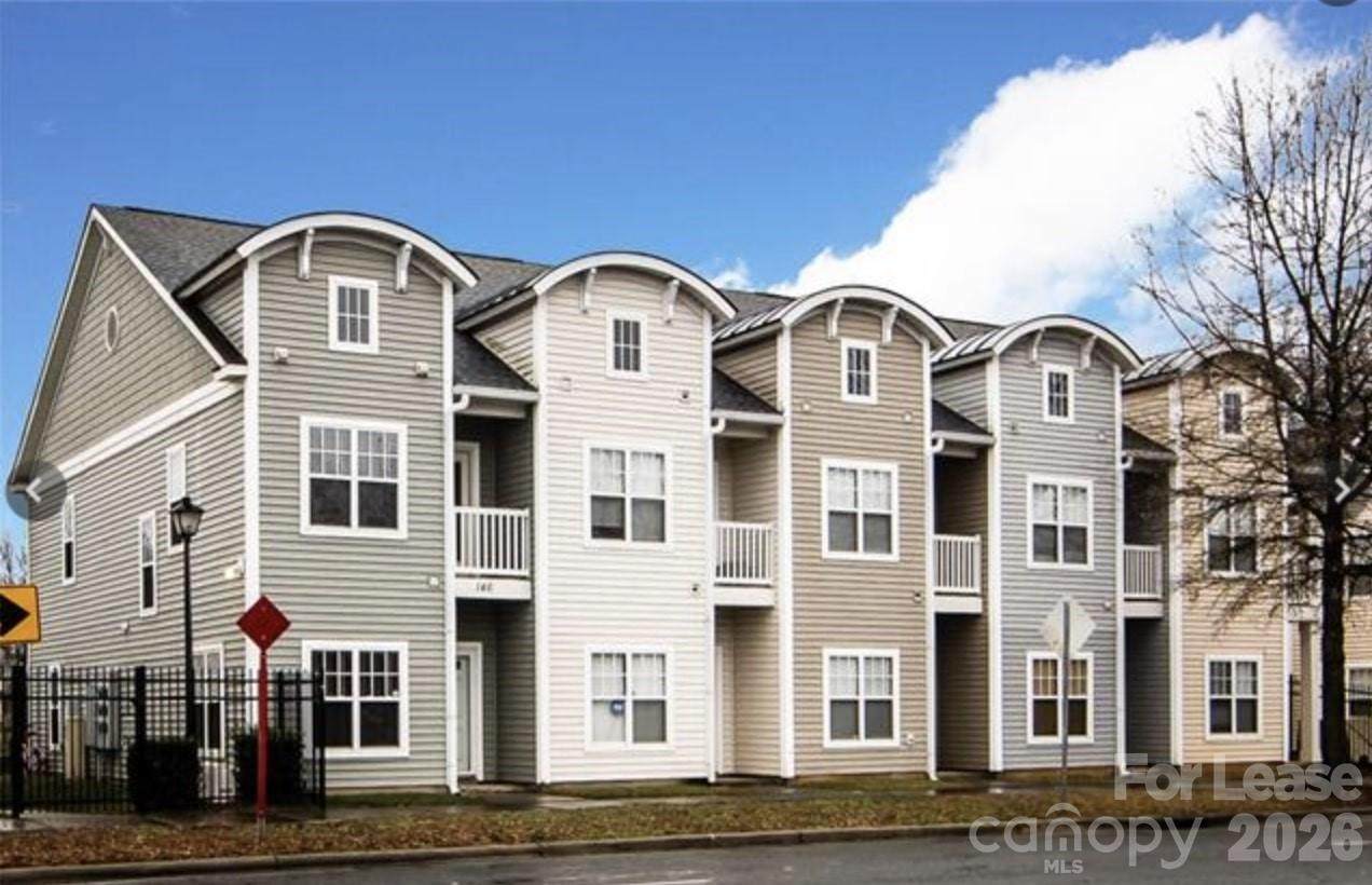 164 Parkwood Avenue - Photo 1