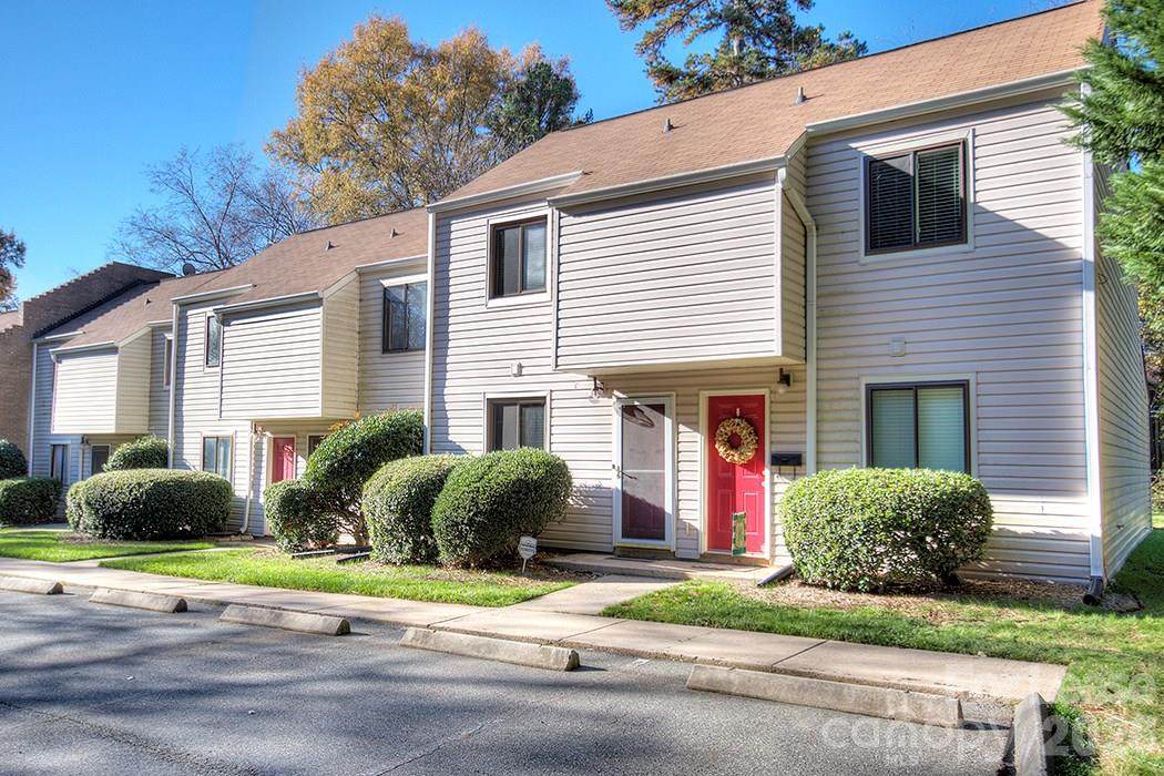 951 Hollywood Street - Photo 1