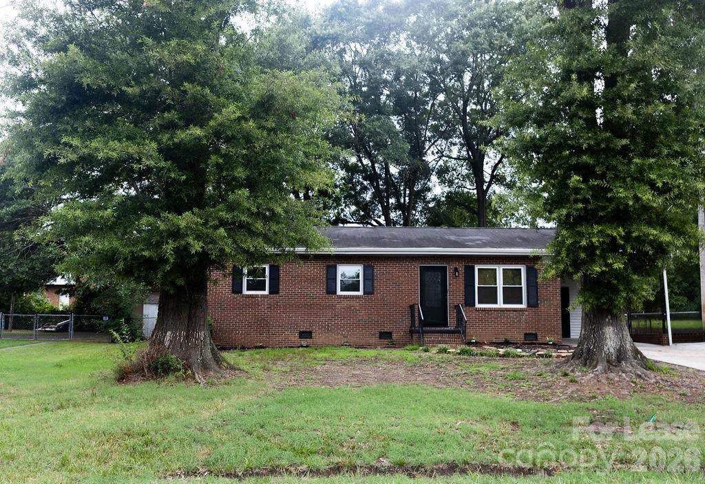 1411 Frederick Street - Photo 1