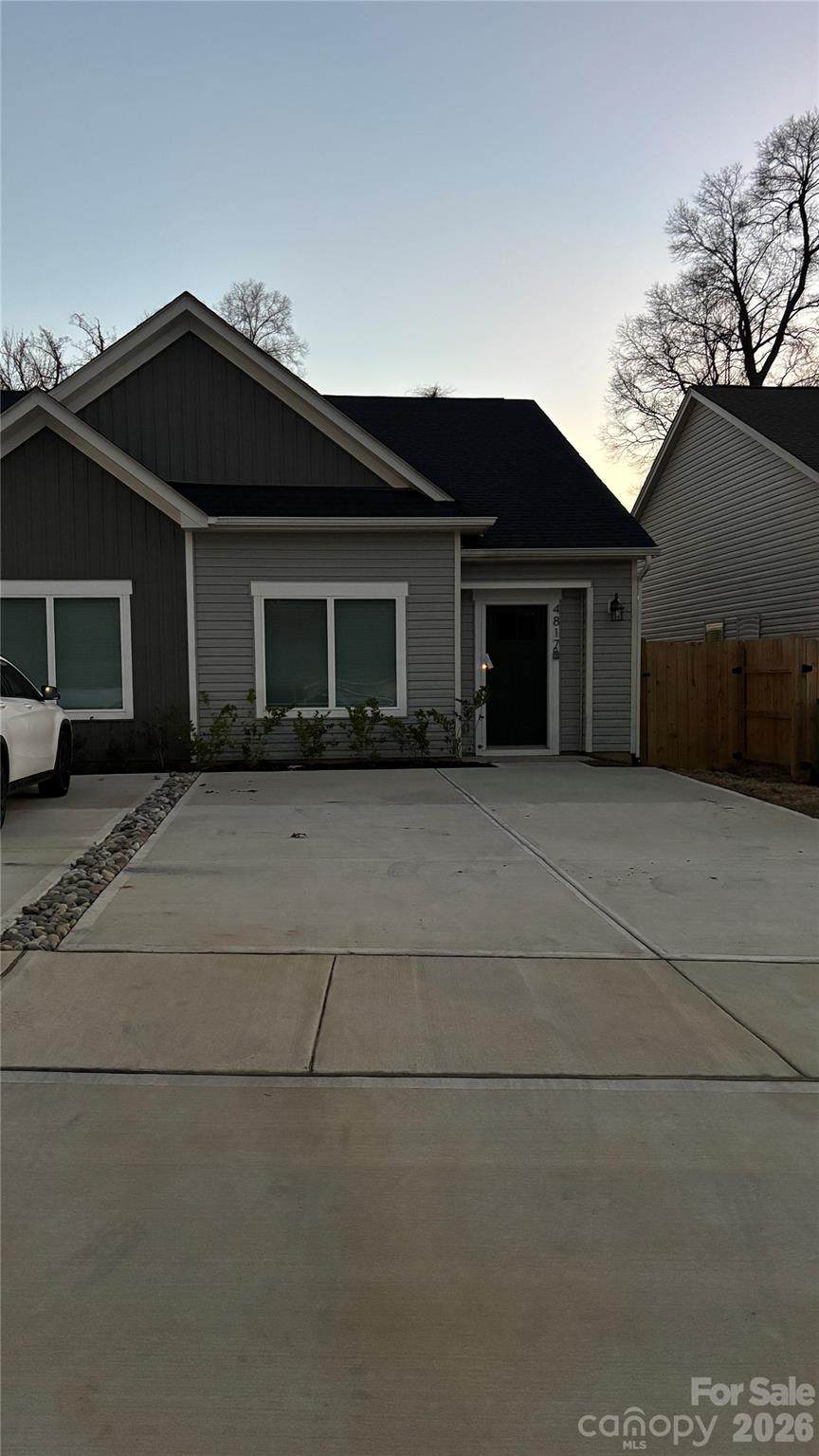4817 Victoria Avenue - Photo 1