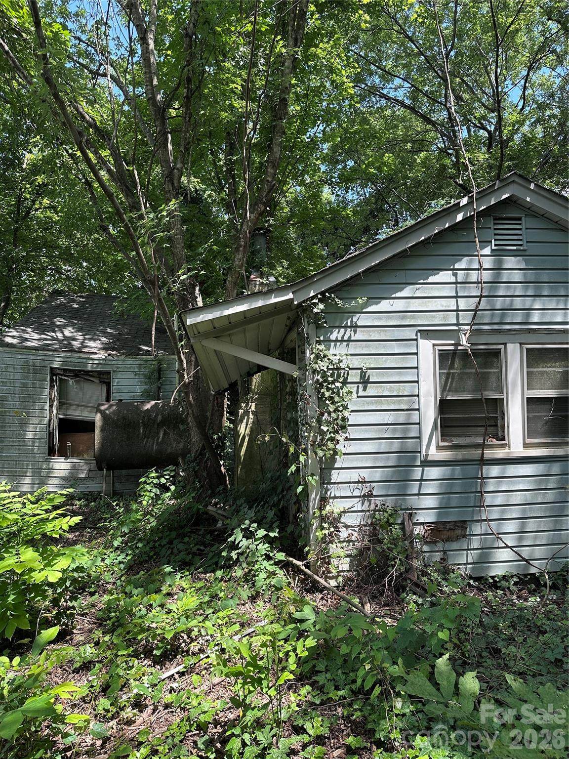 499 Leonard Road - Photo 1