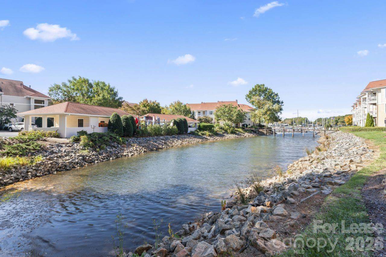 18009 Kings Point Drive - Photo 1