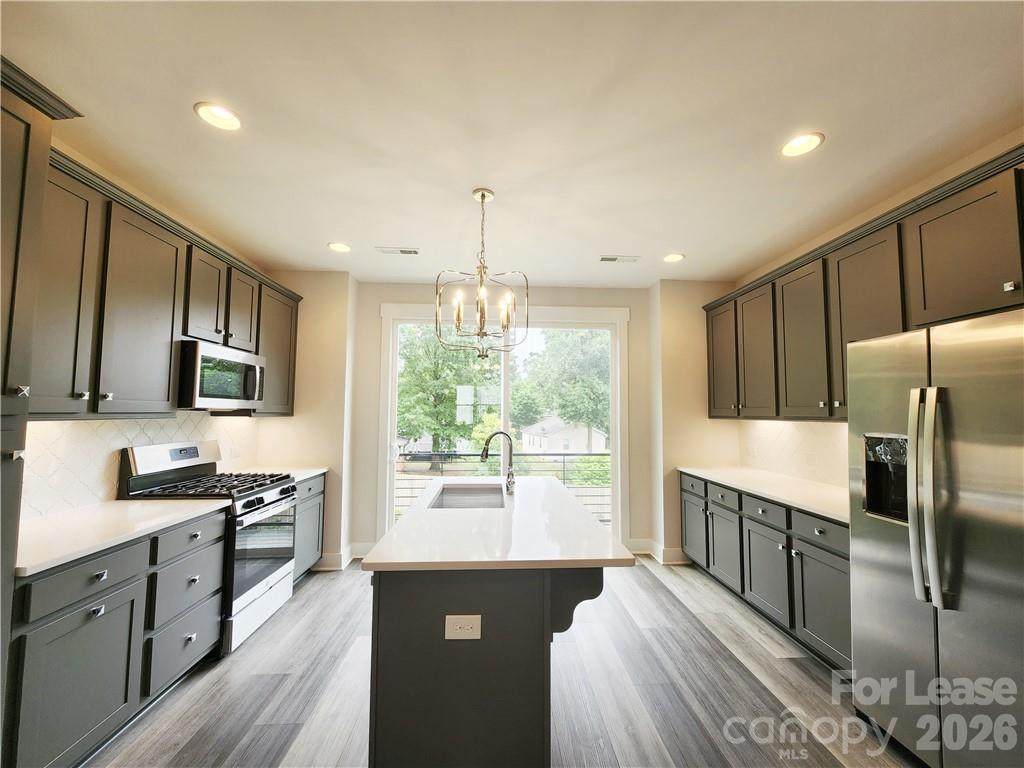 618 West End Drive - Photo 1