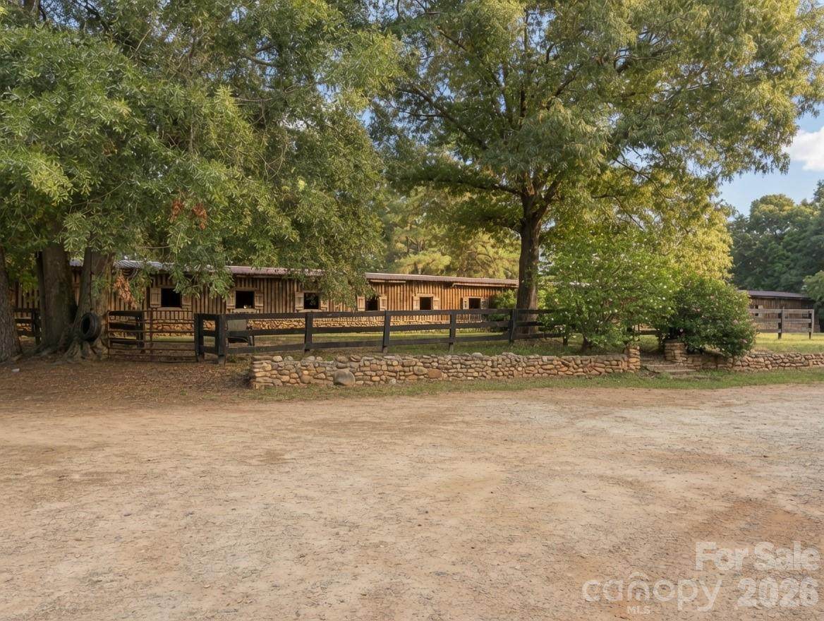 350 Vick Russell Lane - Photo 1