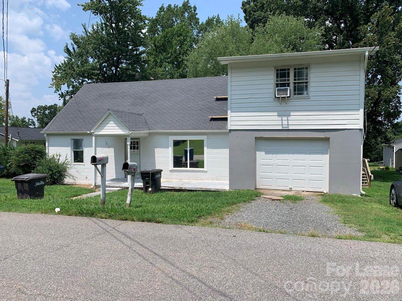 1719 Cloaninger Avenue - Photo 1
