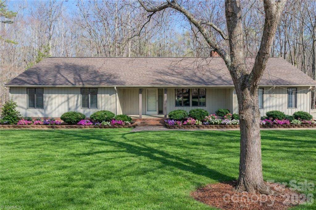 682 Cecil Street - Photo 1