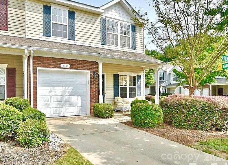 620 Fountain Court - Photo 1
