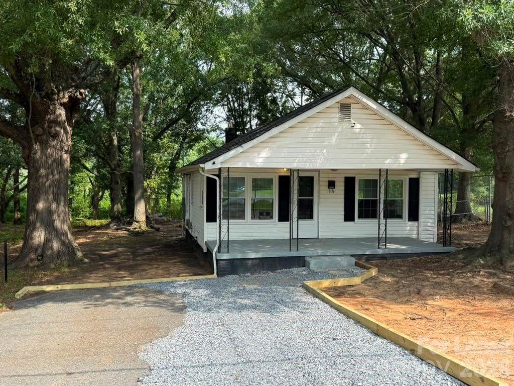 1514 May Avenue - Photo 1