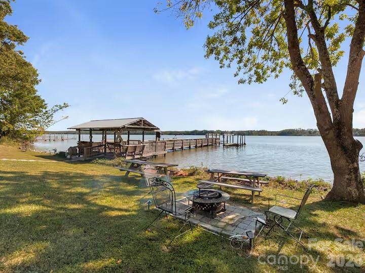 1475 Riverview Circle - Photo 1