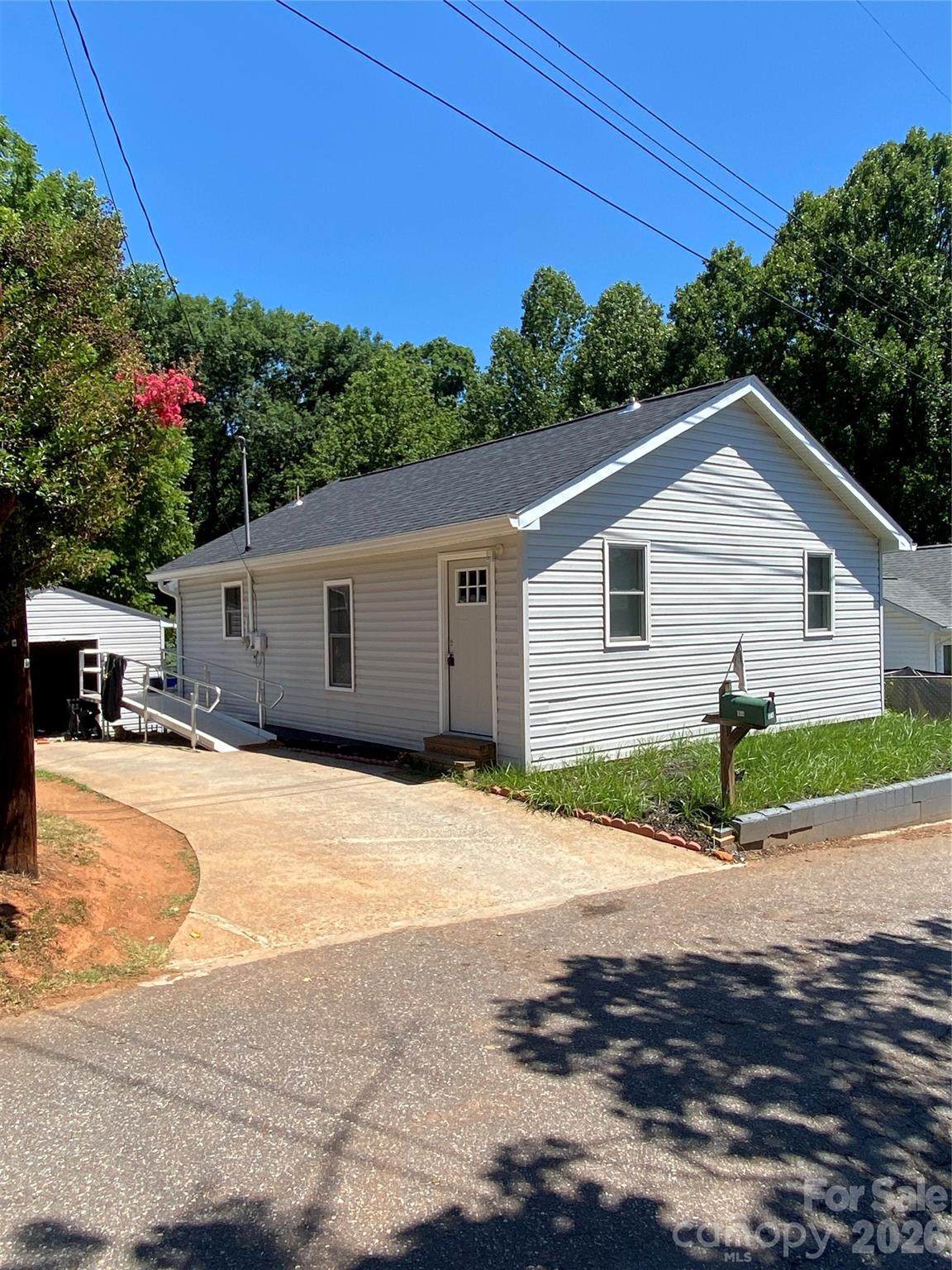 604 Peden Street - Photo 1