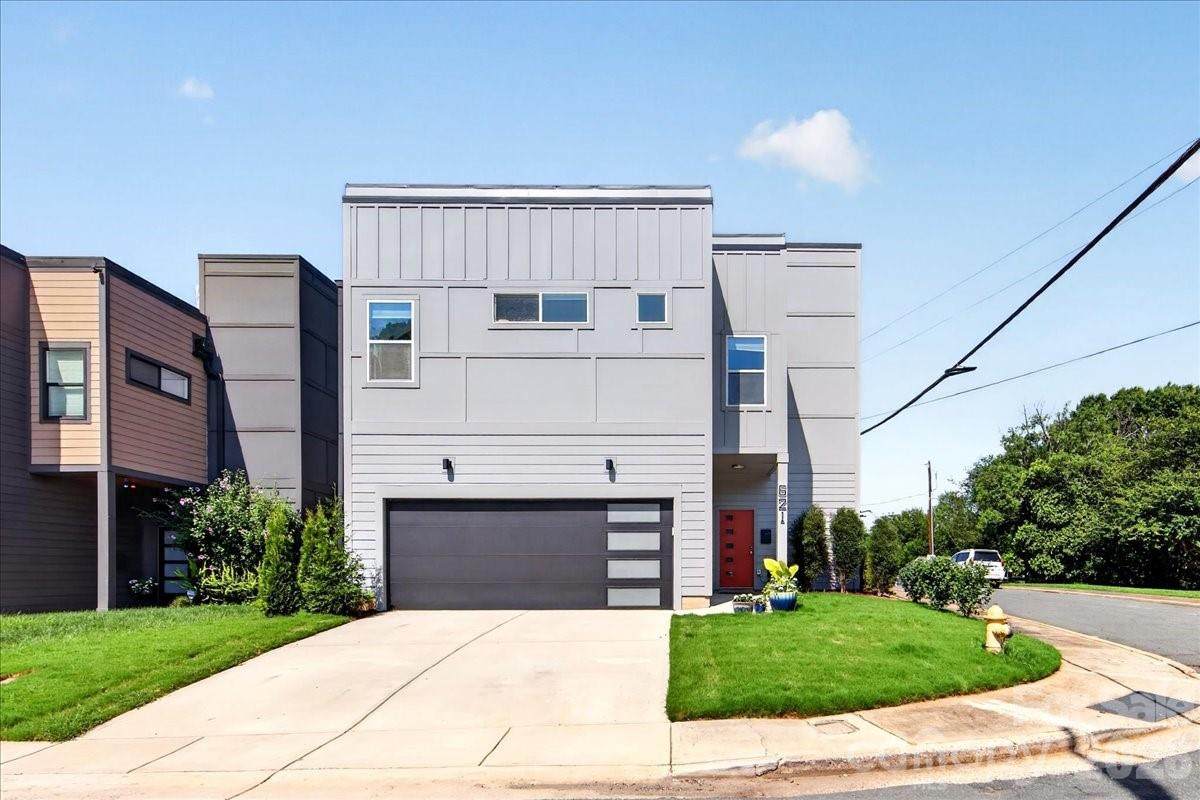 621 Campus Street - Photo 1