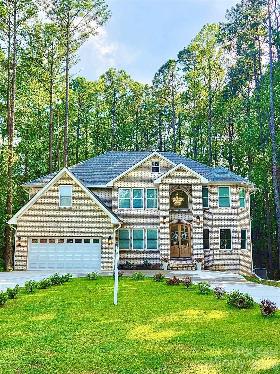 124 Providence Place - Photo 1
