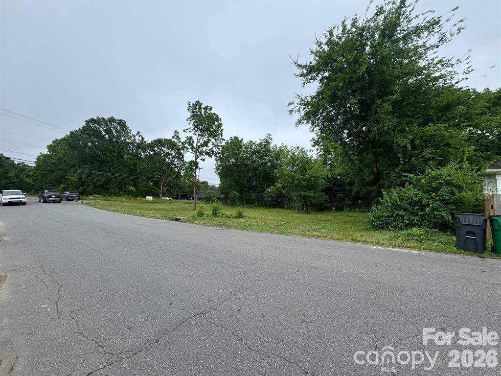 2211 Carmine Street - Photo 1