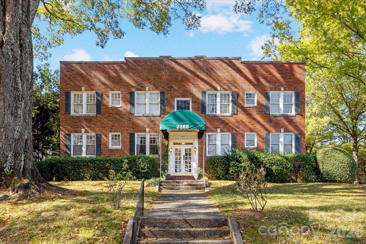 2300 Roswell Avenue - Photo 1