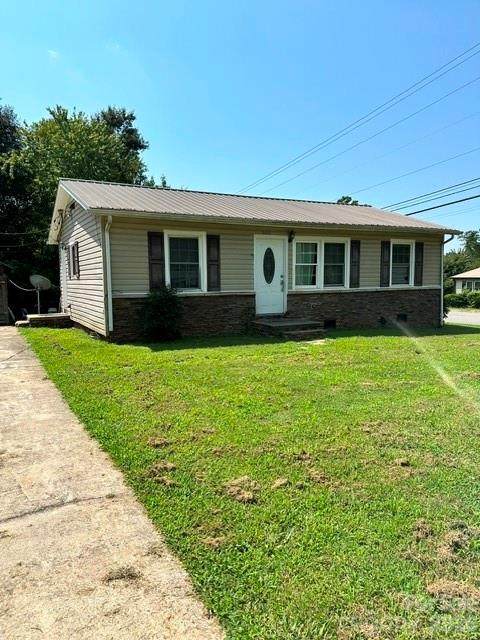 601 Saunders Avenue - Photo 1
