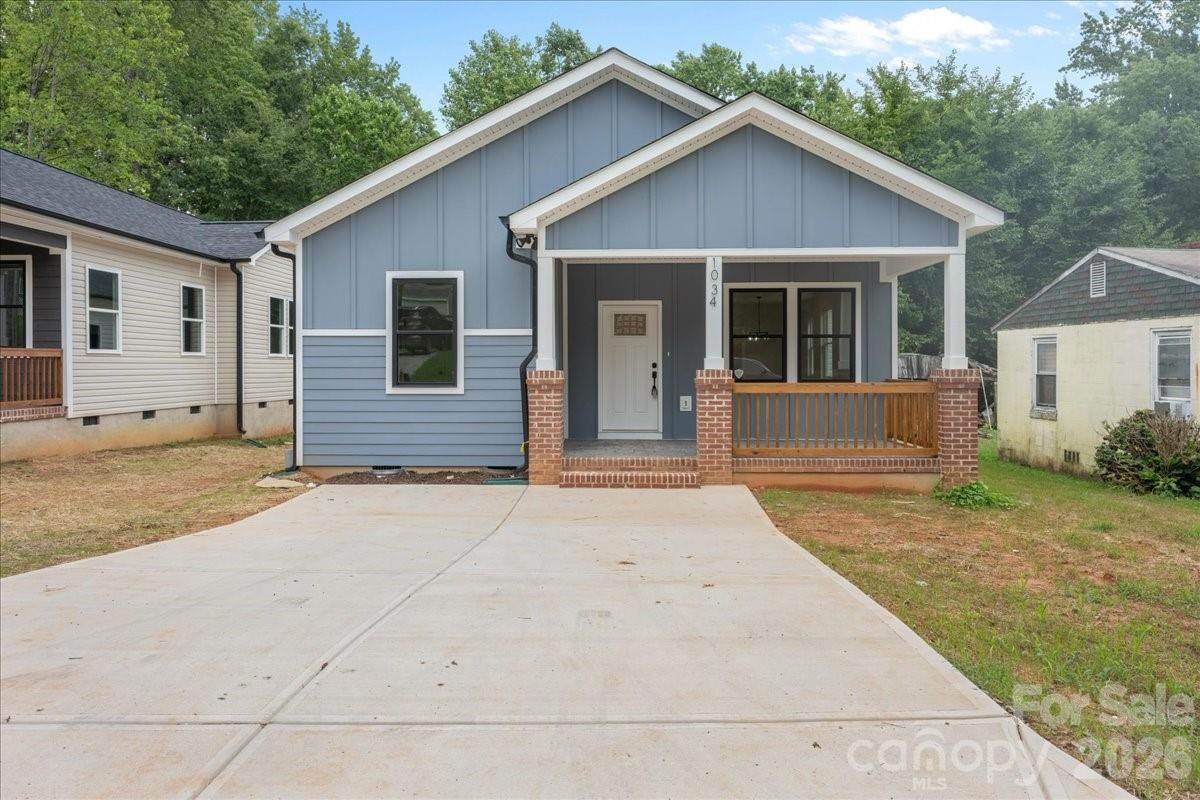 1034 Grady Street - Photo 1