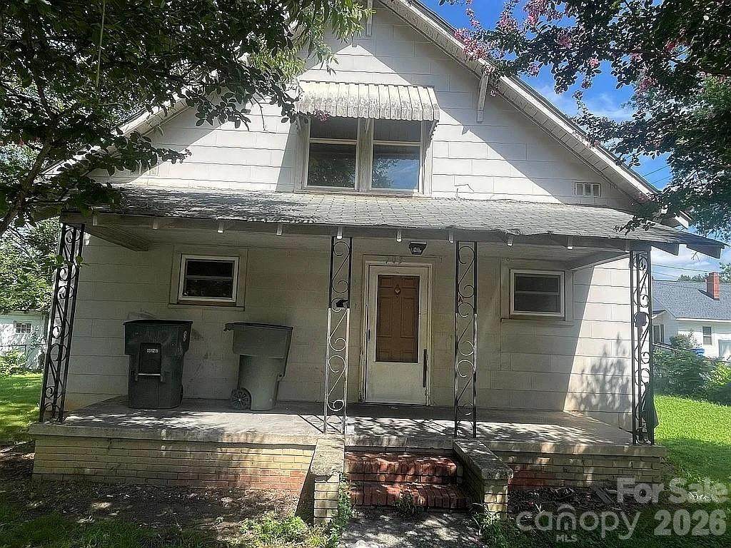 703 Spruce Street - Photo 1