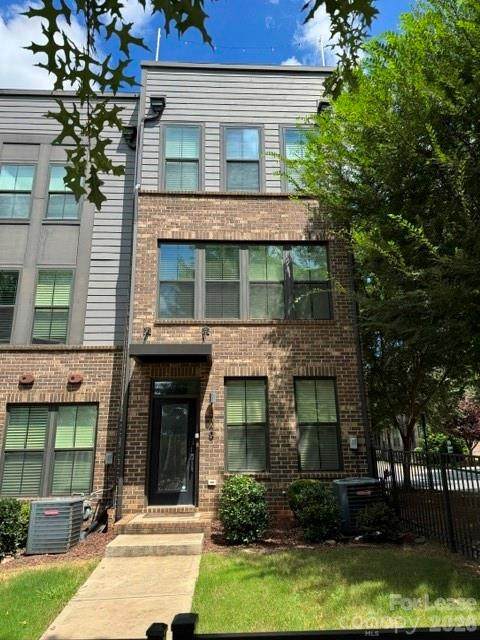 428 Tremont Avenue - Photo 1