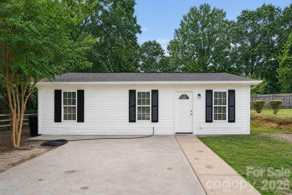 407 Trenton Street - Photo 1