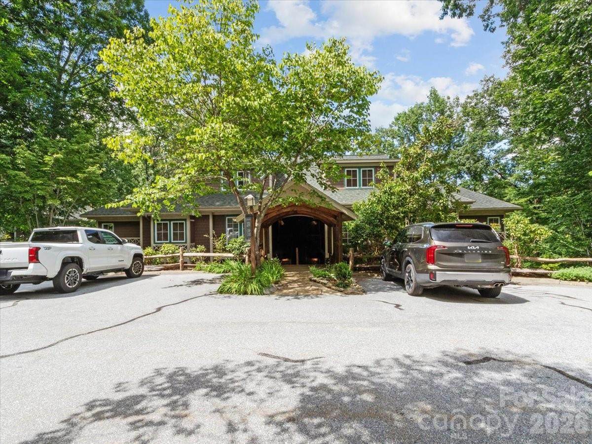250 Creekside Way - Photo 1