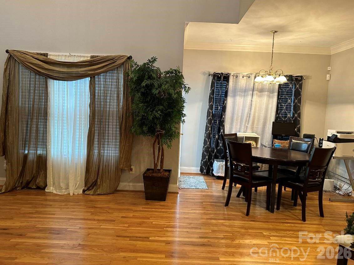 820 Foxmeade Court - Photo 1