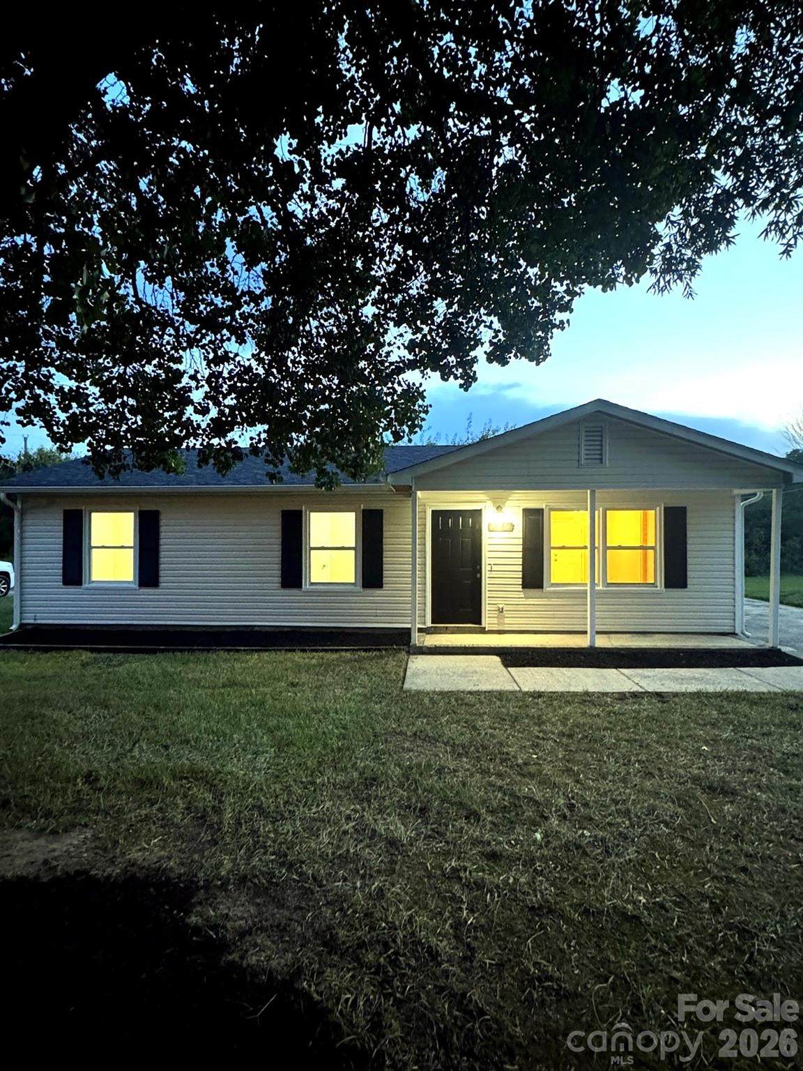 606 Creekridge Drive - Photo 1