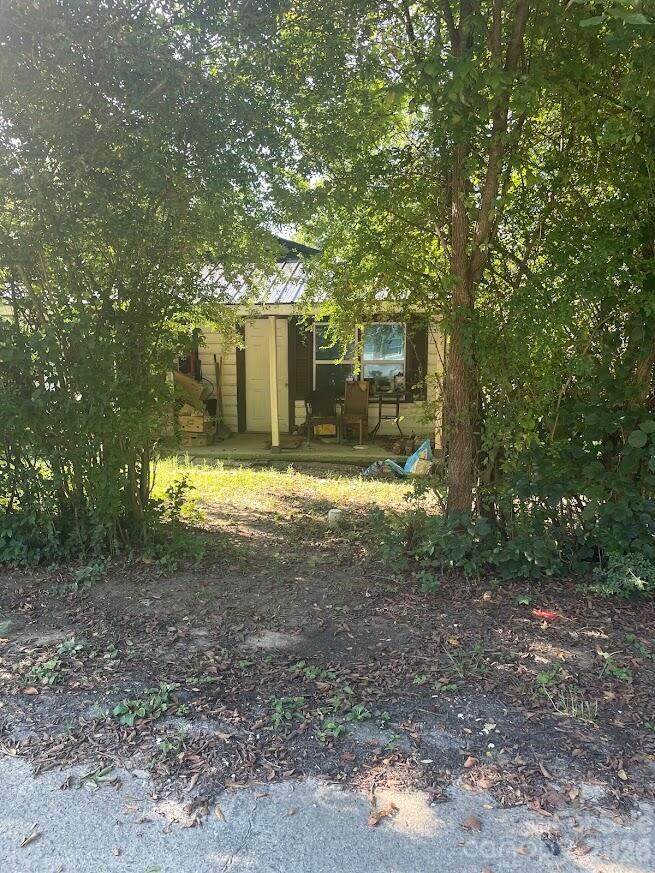 621 Johns Lane - Photo 1
