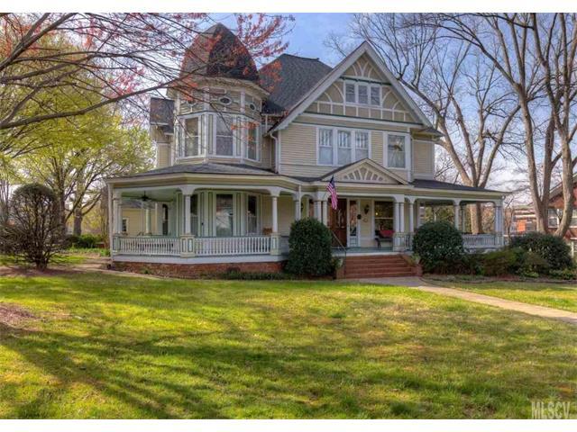 118 3RD Avenue - Photo 1