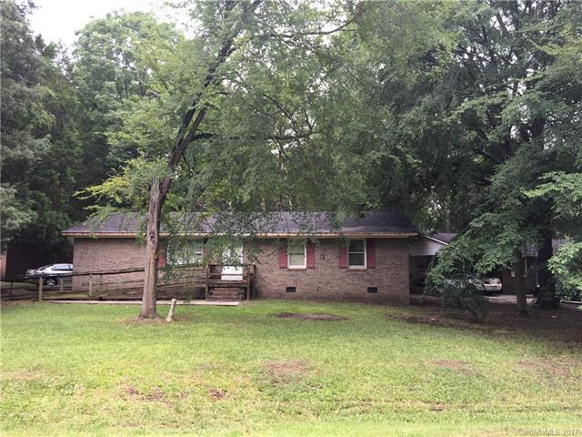 563 Roundtree Circle - Photo 1