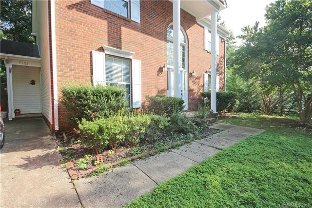 7721 Ivy Hollow Drive - Photo 1